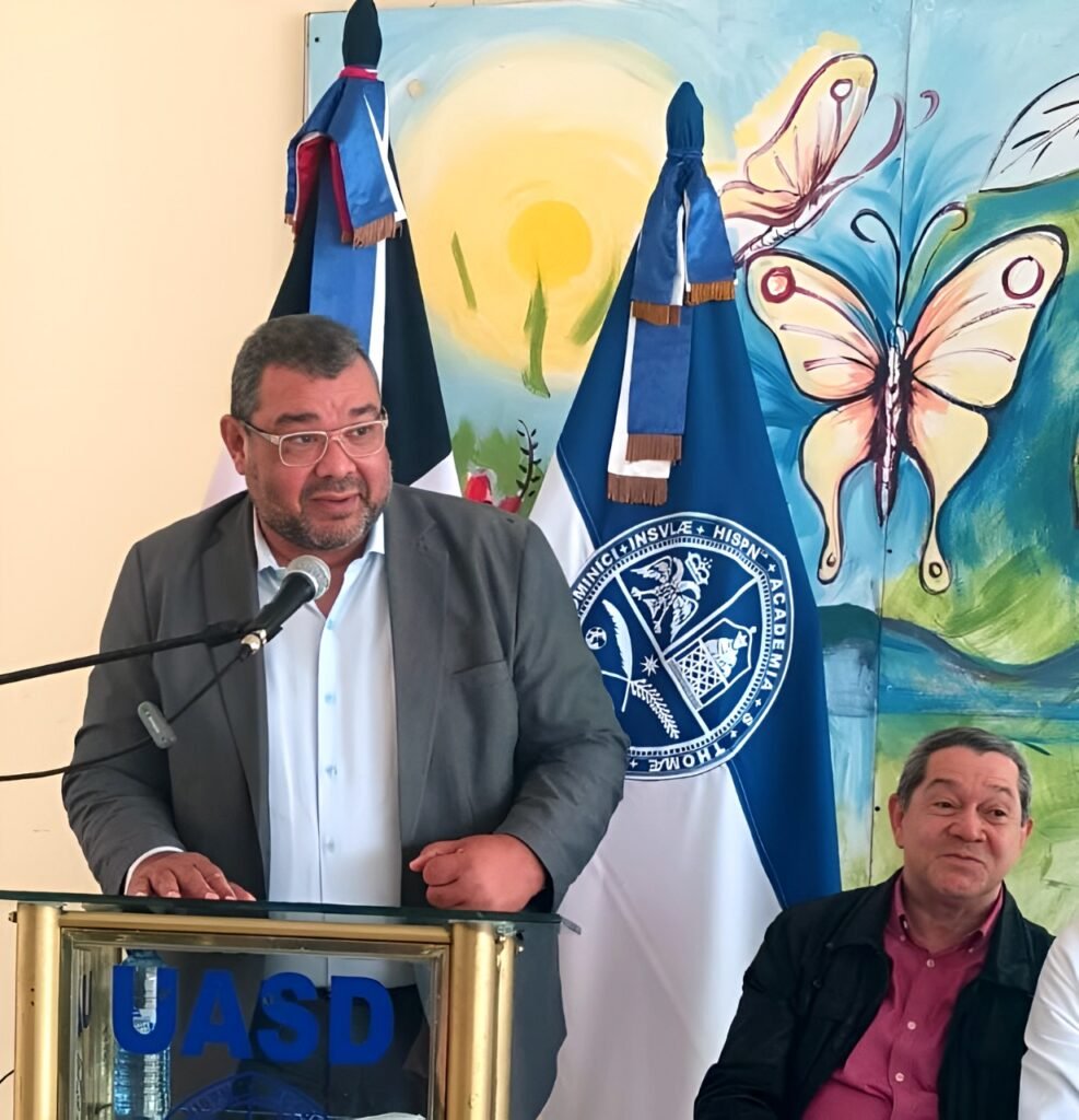 Uasd Rinde Homenaje A Francisco Justo Villa Con Medalla