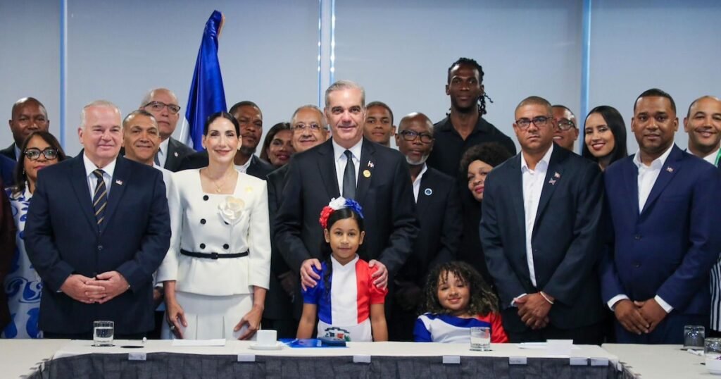 Abinader Fortalece La Conexión con la Diáspora Dominicana en Chile