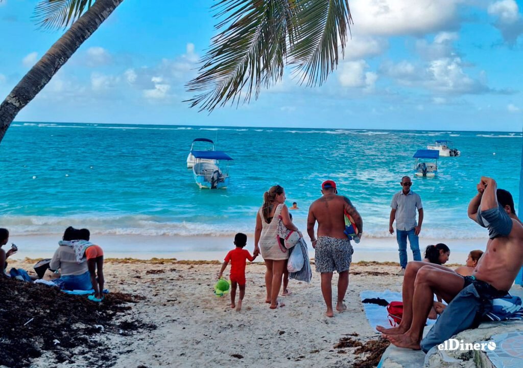 Aumento de turistas y gastos impulsa ingresos del sector turístico