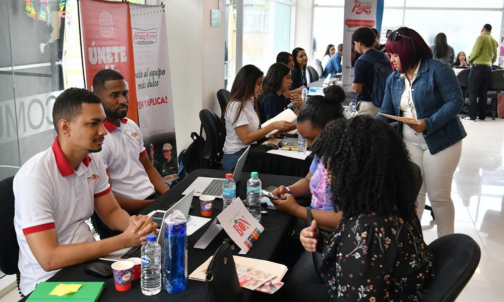 Café, sueños y oportunidades en la Feria de Empleos ITSC Café, sueños y oportunidades en la Feria de Empleos ITSC