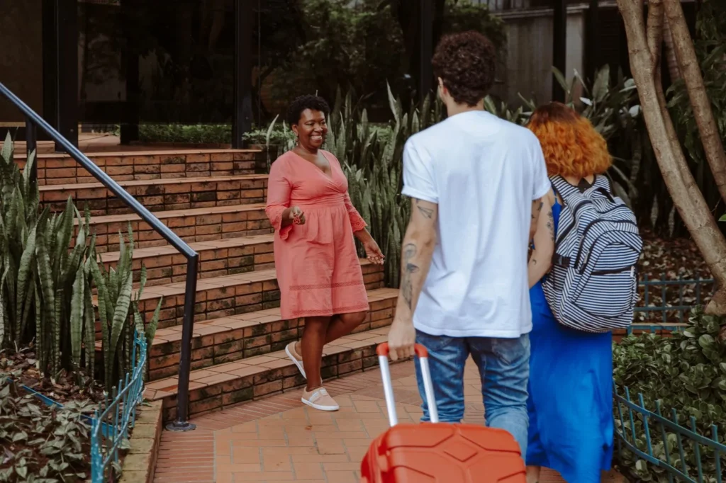 Casi 2,000 Ancianos Transforman la Hospitalidad en República Dominicana con