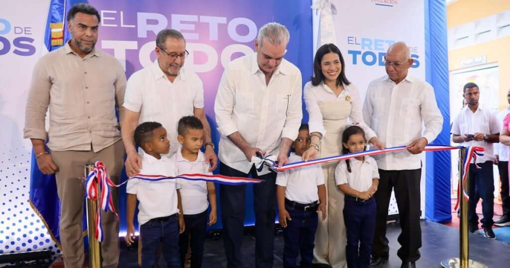 Luis Abinader Inaugura Nuevos Centros Educativos en Montecristi