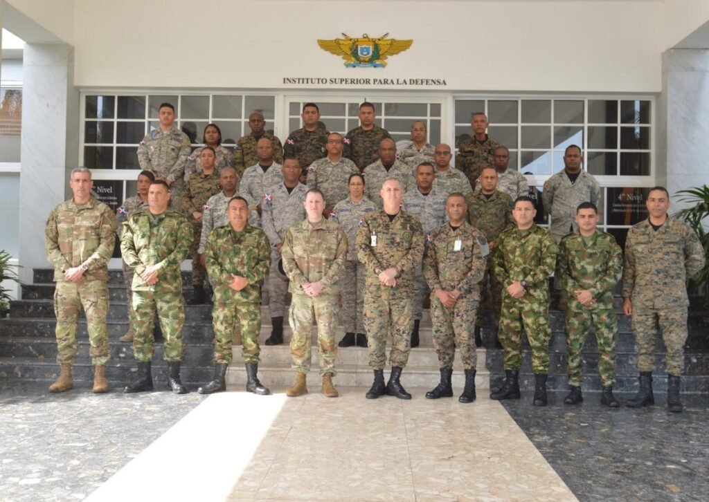 MIDE y Embajada de EE.UU. finalizan curso de Gestión de Recursos Humanos para militares MIDE y Embajada de EE.UU. finalizan curso de Gestión de