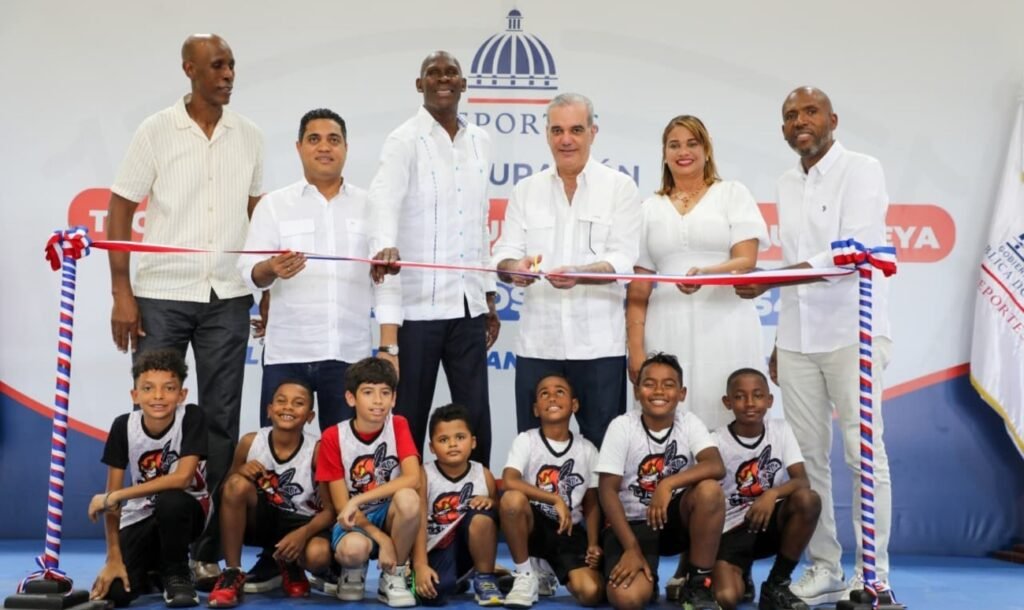 Presidente Abinader reinicia actividades comunitarias con nueva infraestructura en La