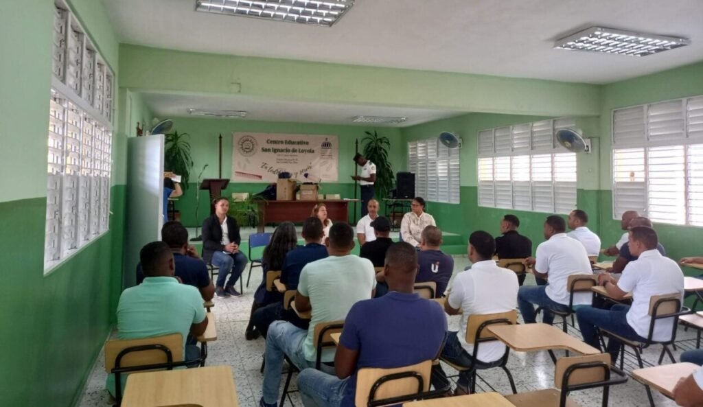 UAPA forma a más de 700 reclusos en educación a