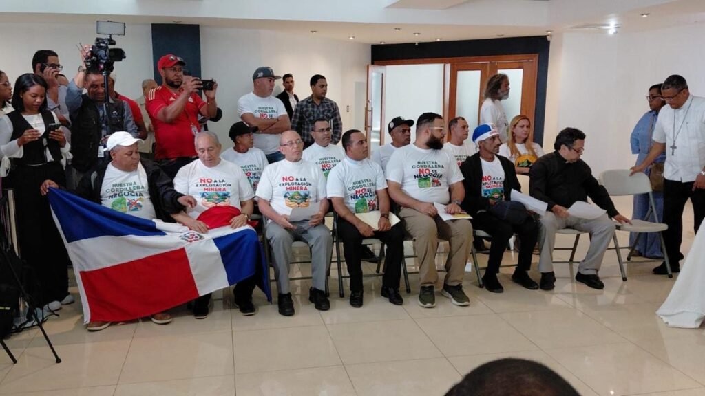 Iglesia y comunidades luchan contra minería en la Cordillera Septentrional