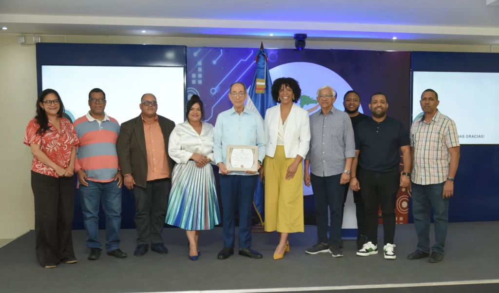 Luis Felipe Aquino explora la historia y evolución del turismo