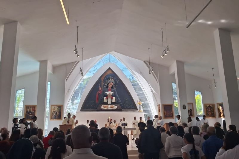 Nuevo Santuario de María de la Altagracia en Hoyoncito Nuevo Santuario de María de la Altagracia en Hoyoncito