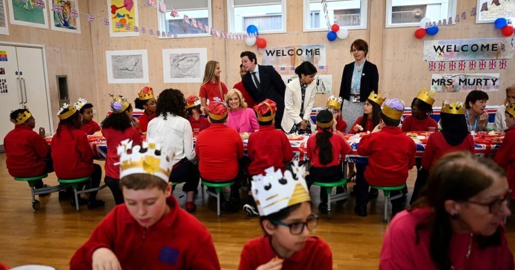 Oportunidad para docentes ecuatorianos en Estados Unidos con sueldos de