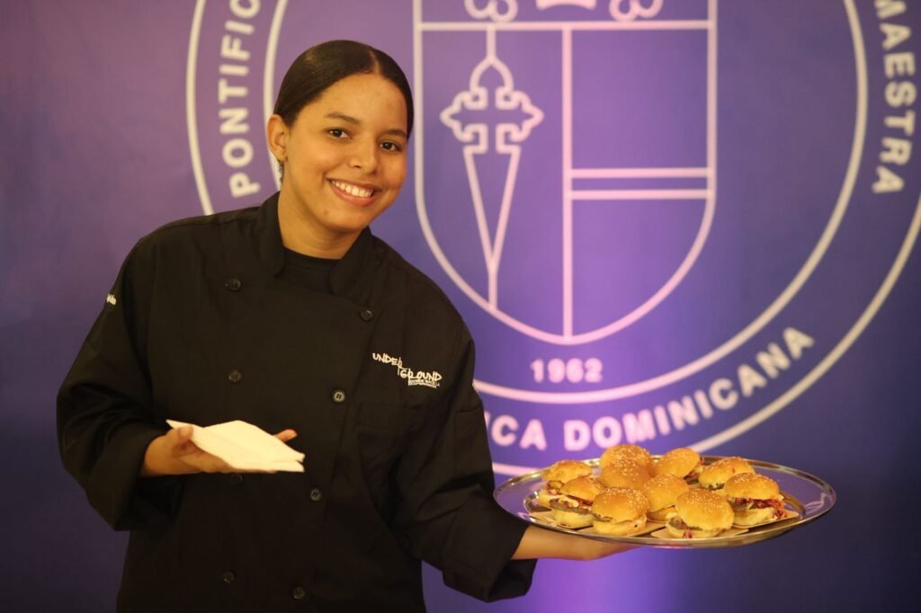 PUCMM se destaca en Turismo en Centroamérica y el Caribe