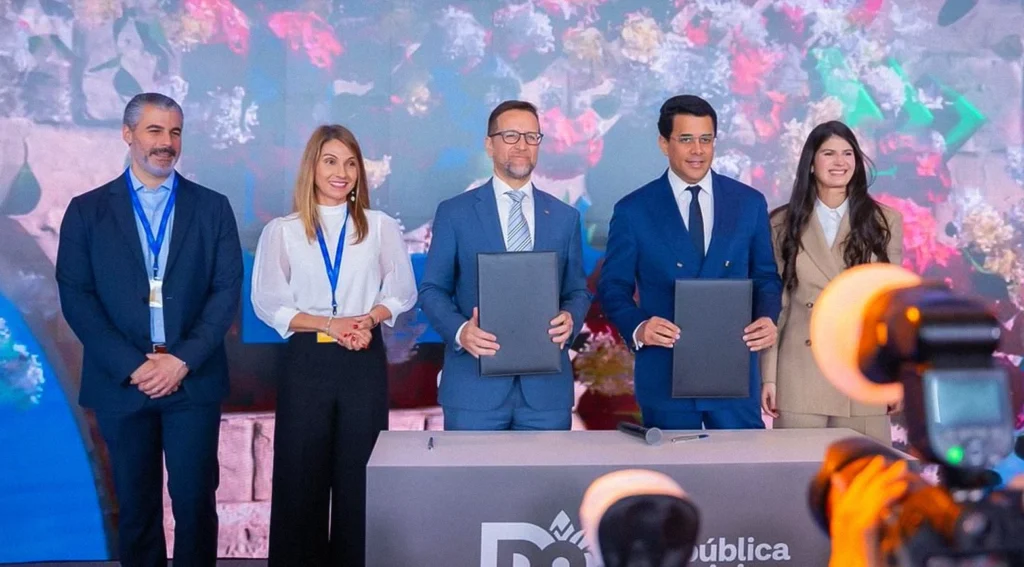 RD firma 15 acuerdos turísticos y garantiza un auge en