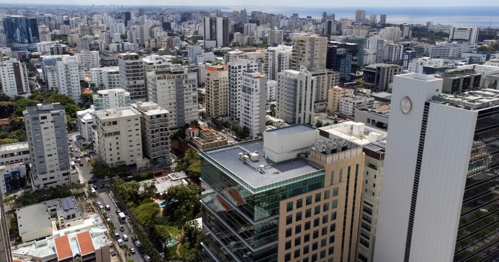 Remesas a República Dominicana alcanzan 3,019.6 millones de dólares en el primer trimestre de 2026 con un crecimiento del 1.9% Remesas a República Dominicana alcanzan 3,019.6 millones de dólares en